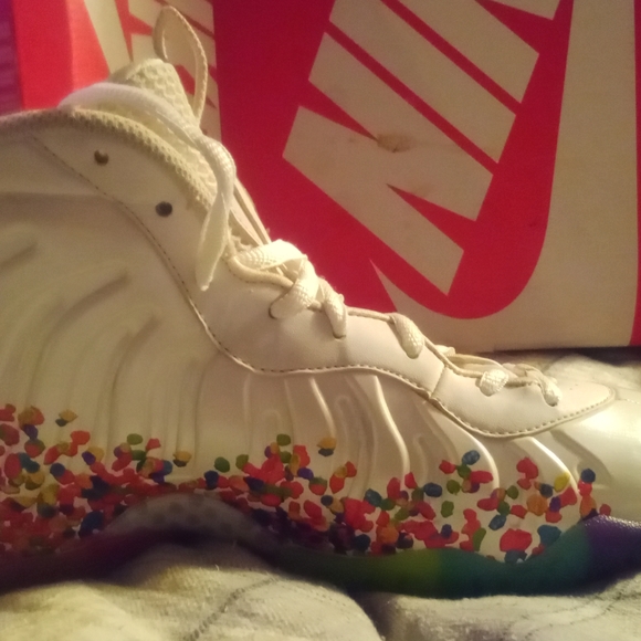 Nike fruity pebbles sneaker - Picture 2 of 4